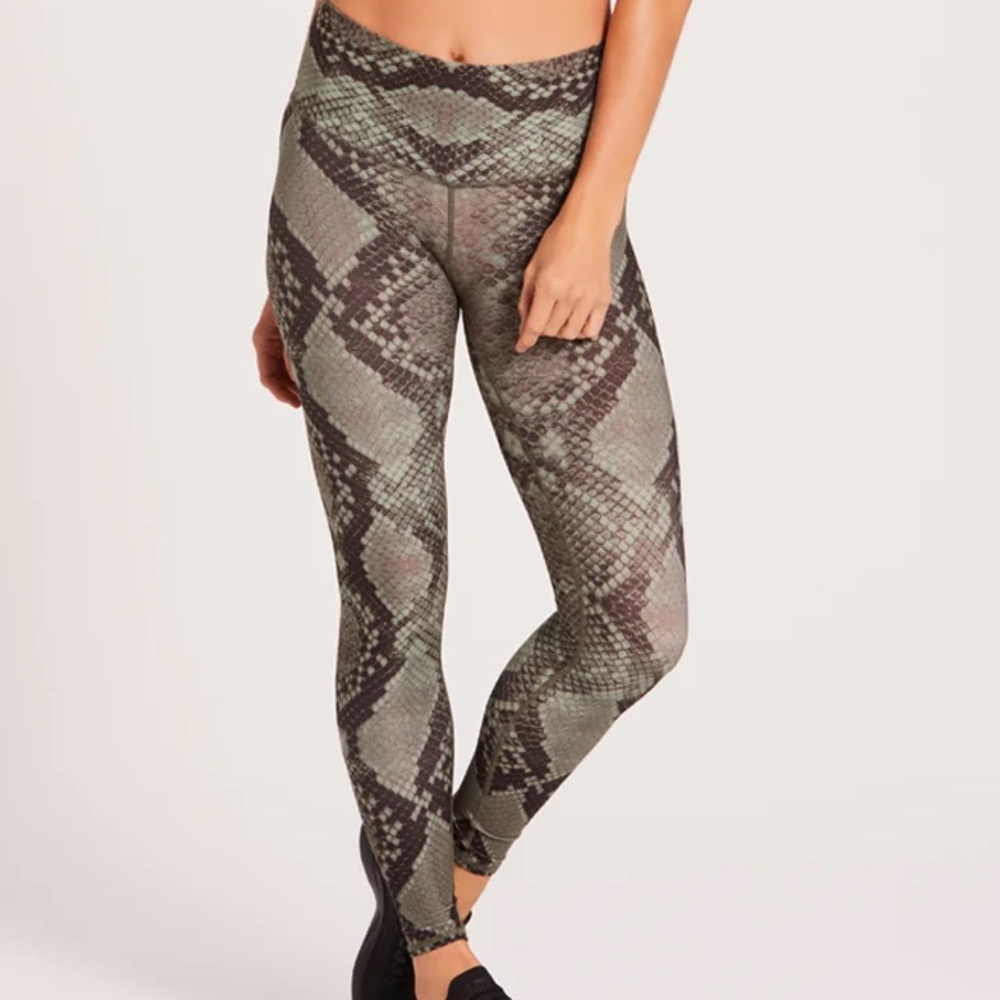 NWT Niyama Sol Python Leggings - Army Green, Olive, Jade - Size XL